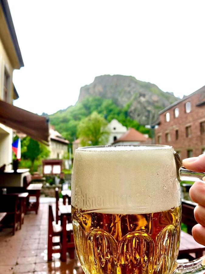 Hotel Obecna Skola Svatý Jan pod Skalou Zewnętrze zdjęcie